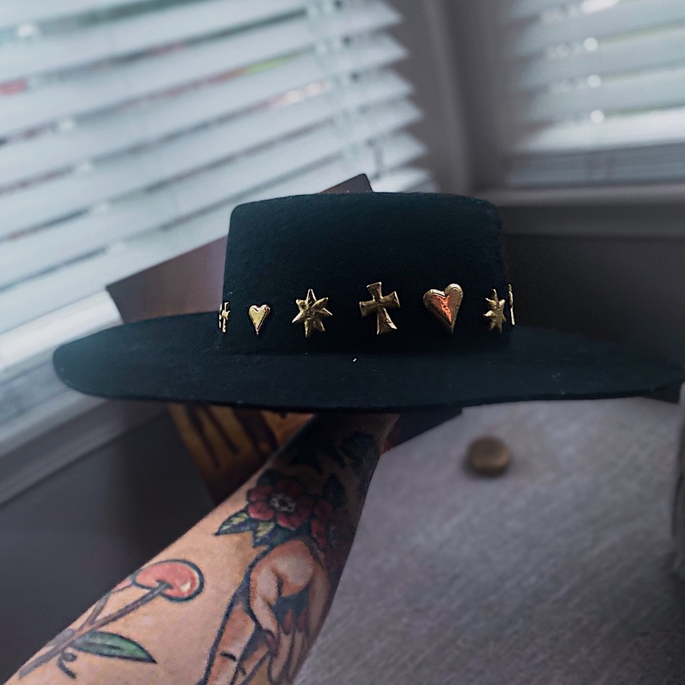 𝙵𝚛𝚎𝚎 𝙿𝚎𝚘𝚙𝚕𝚎 𝙷𝚊𝚝